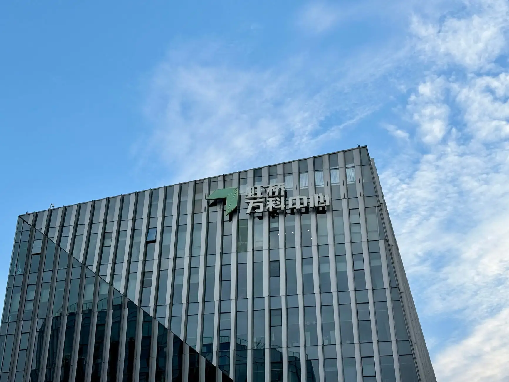 探照灯在户外抢险救援中的应用方案与选型建议